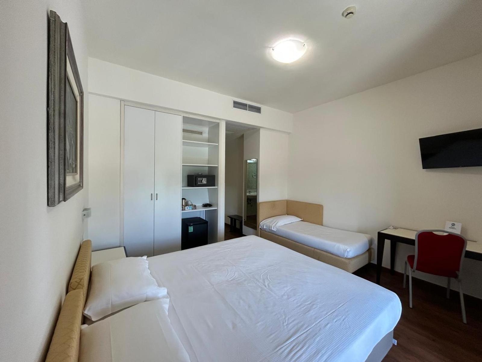 Best Western Cesena Hotel Екстериор снимка